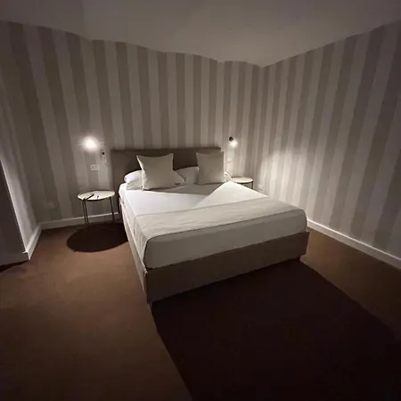 Baciami Ancora Couette-café Bari